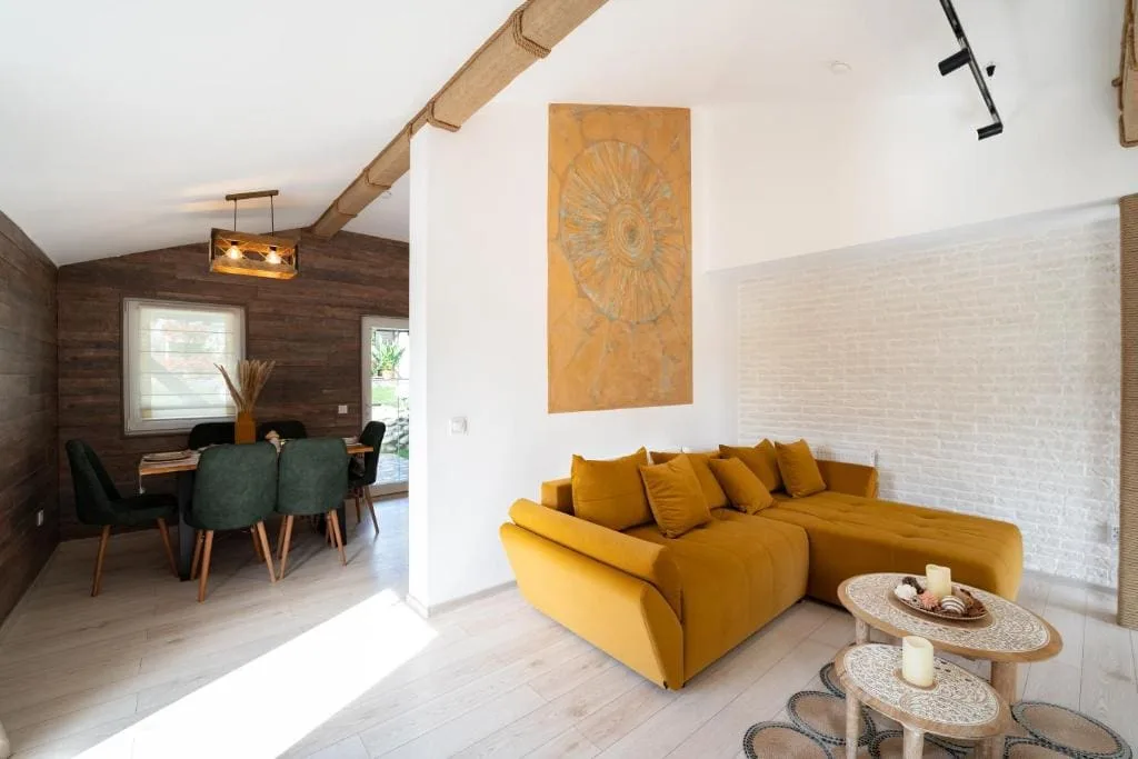 Casa Soarelui, Balada dintre Dealuri