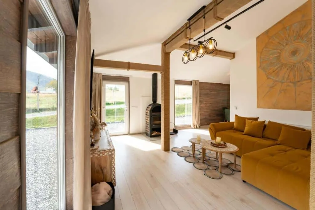 Casa Soarelui, Balada dintre Dealuri