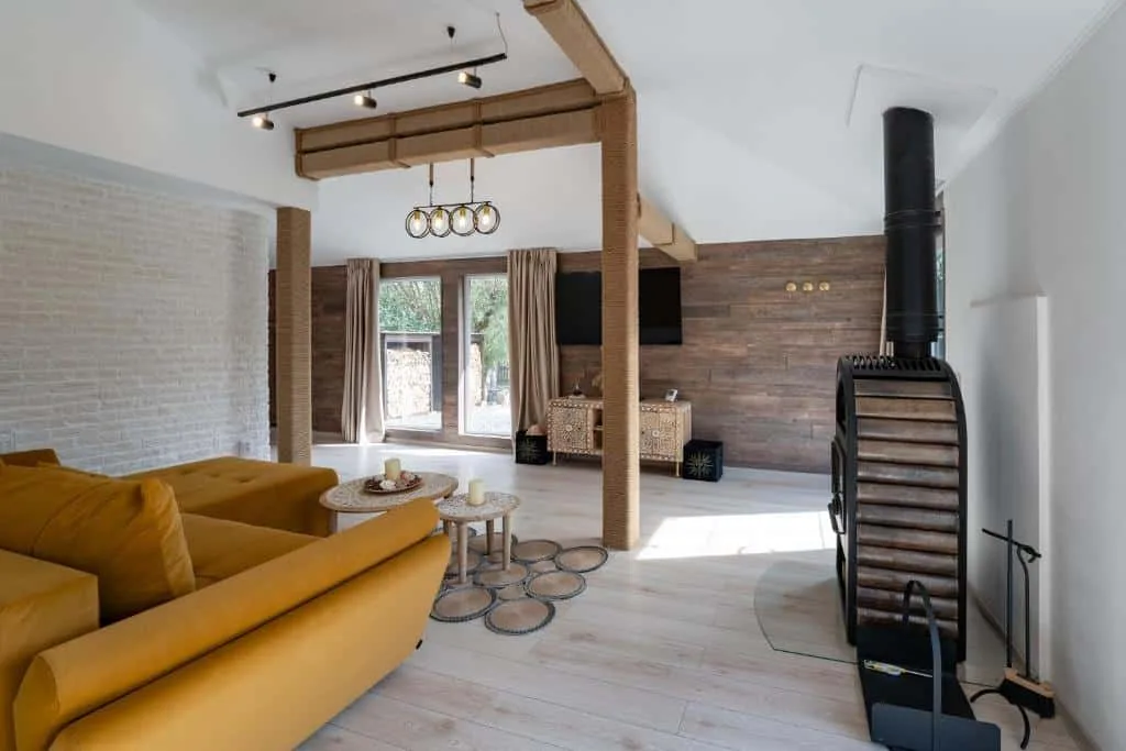 Casa Soarelui, Balada dintre Dealuri