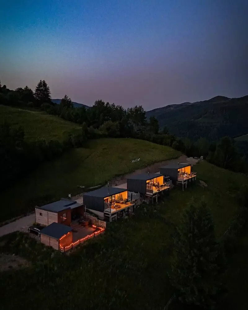 Hilltop Măguri