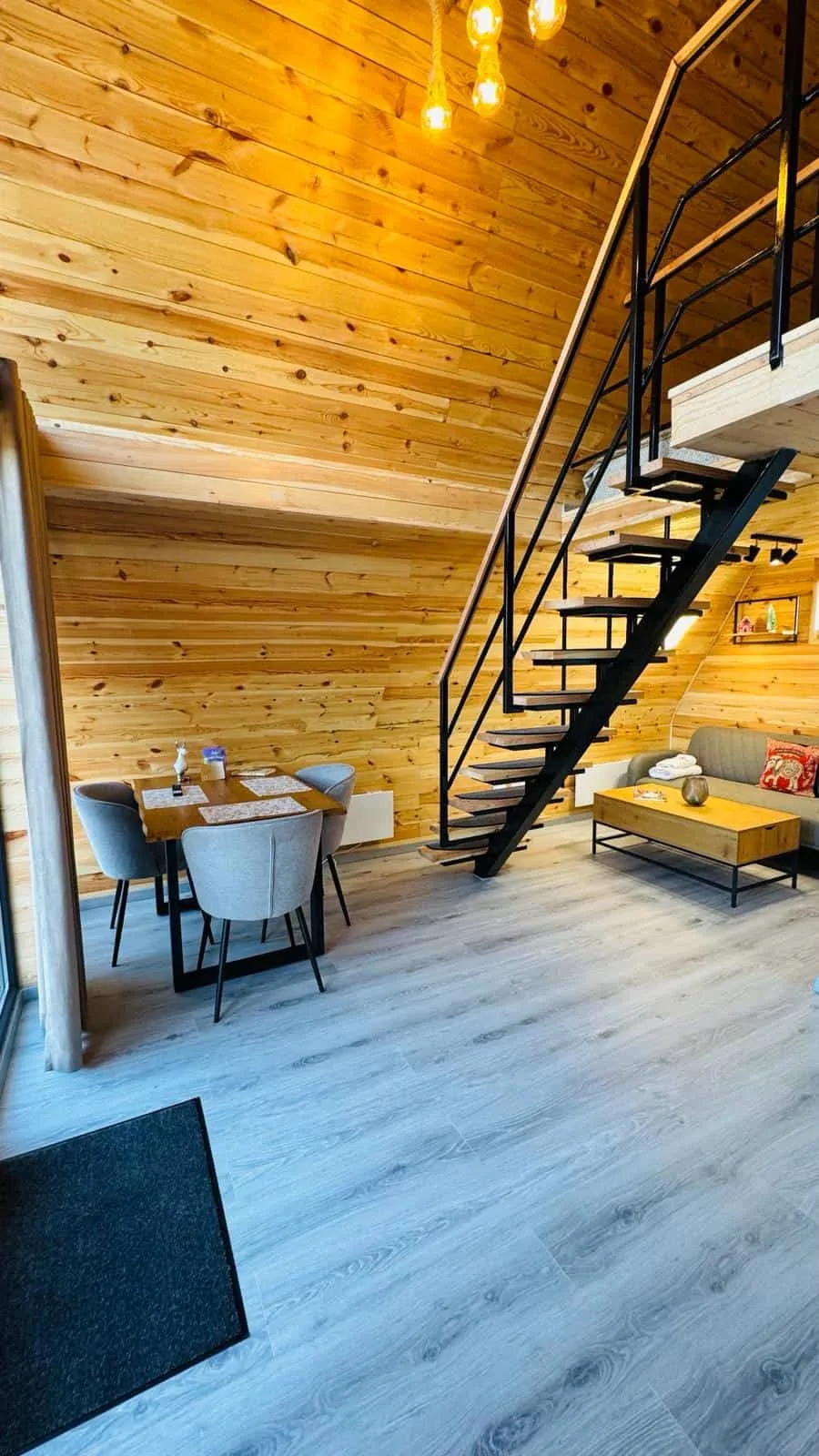 IezerVenture Cabins – Pattaya