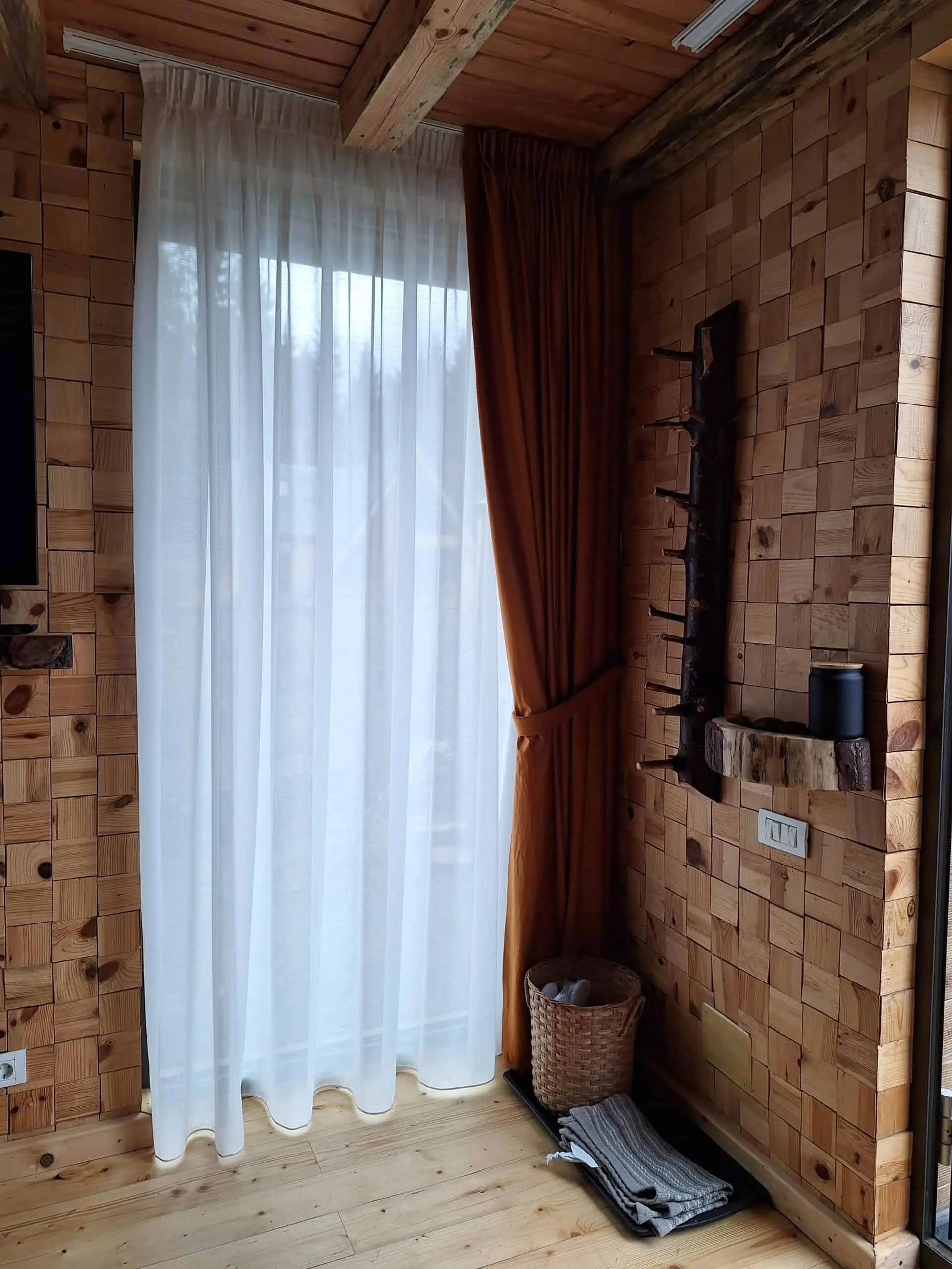 La Cabane Comandău