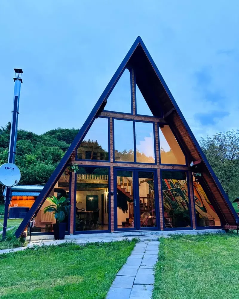 Lion Cabin