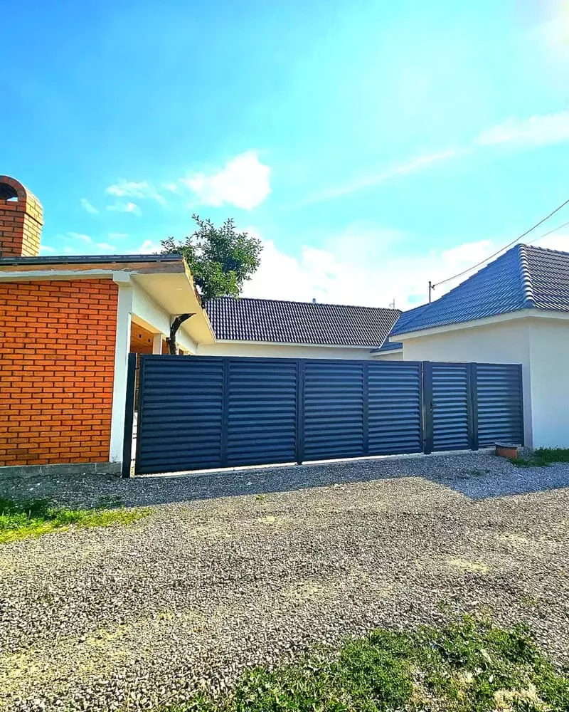 V-House